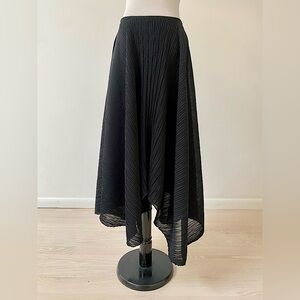Stunning Donna Karan Signature micro pleated asymmetrical black skirt